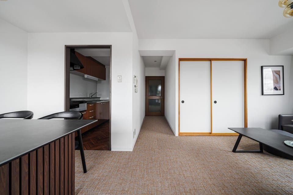 Apartment | Living room | 43-inch flat-screen TV with digital channels