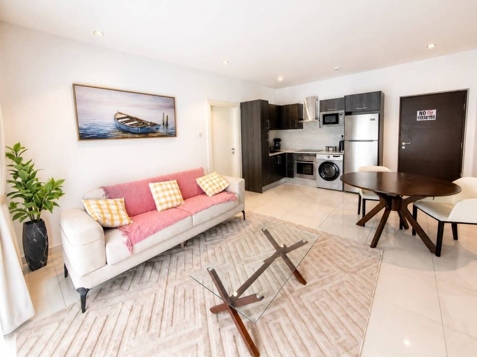Apartment, City View | Interior