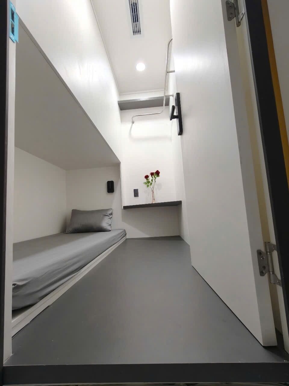 Room, 1 Twin Bed, Non Smoking | Iron/ironing board (on request), WiFi (free), bed sheets