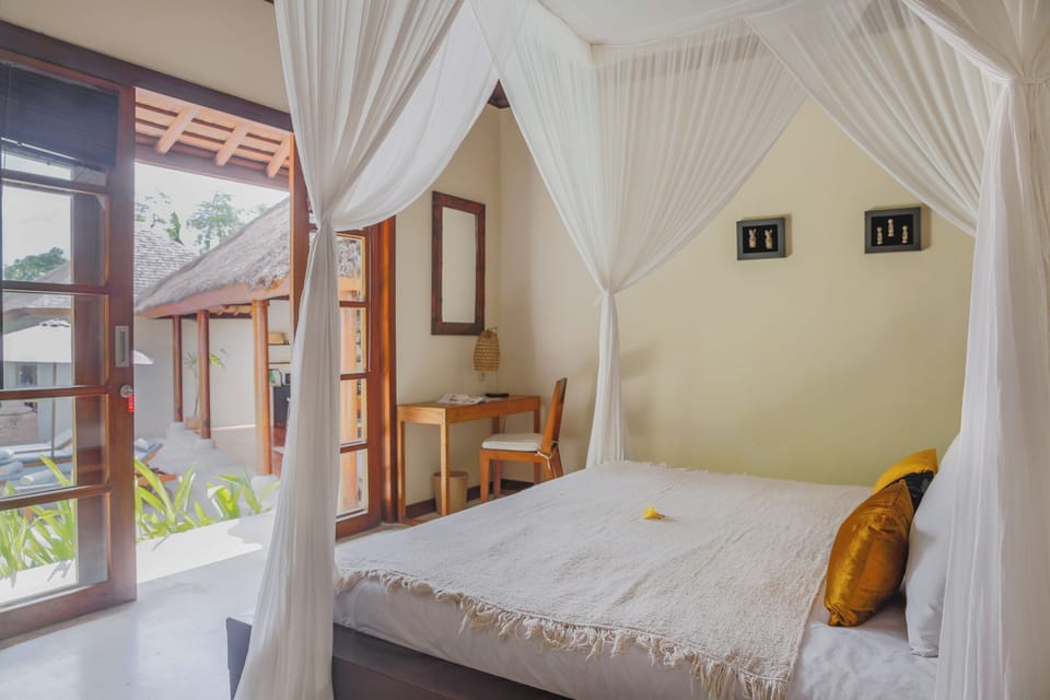 Family Room | Premium bedding, WiFi (free), individually decorated, bed sheets