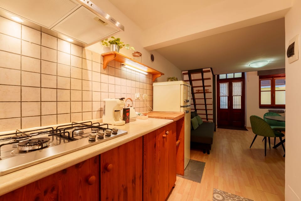 Apartment, 1 Bedroom | Private kitchen | Espresso maker, coffee/tea maker, electric kettle