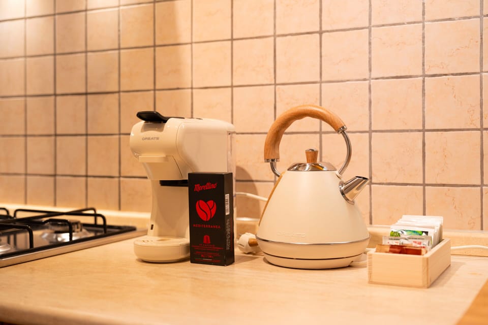 Apartment, 1 Bedroom | Private kitchen | Espresso maker, coffee/tea maker, electric kettle