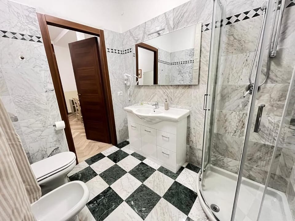 Classic Double Room, City View | Bathroom | Free toiletries, hair dryer, towels, soap
