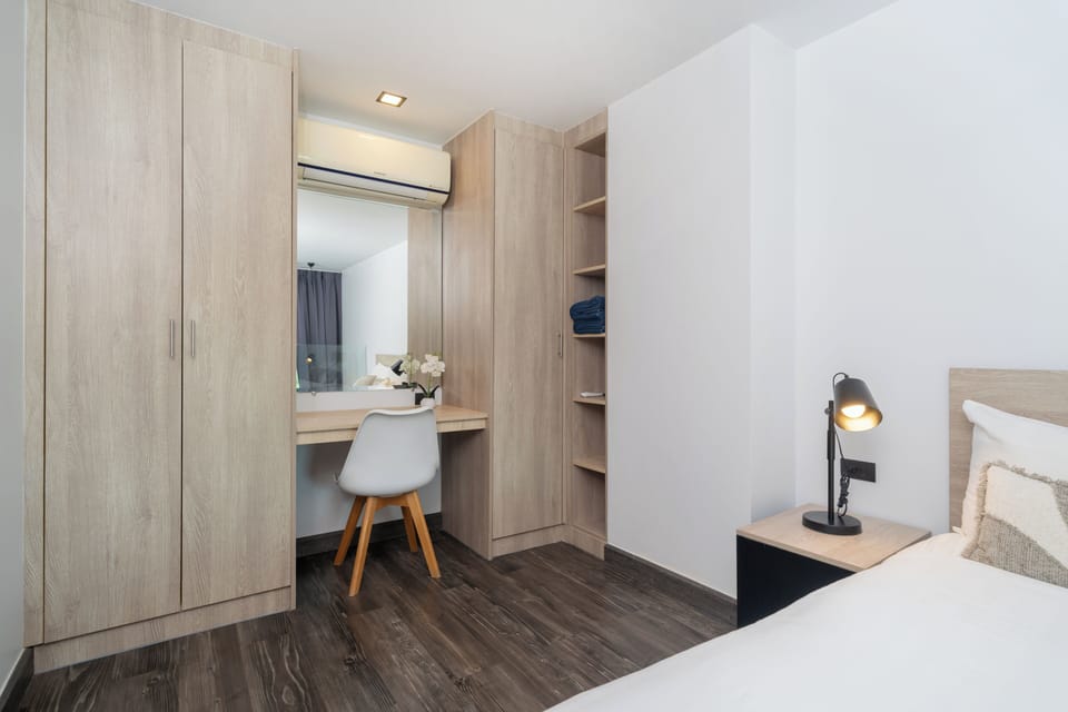 In-room safe, blackout drapes, WiFi (free)