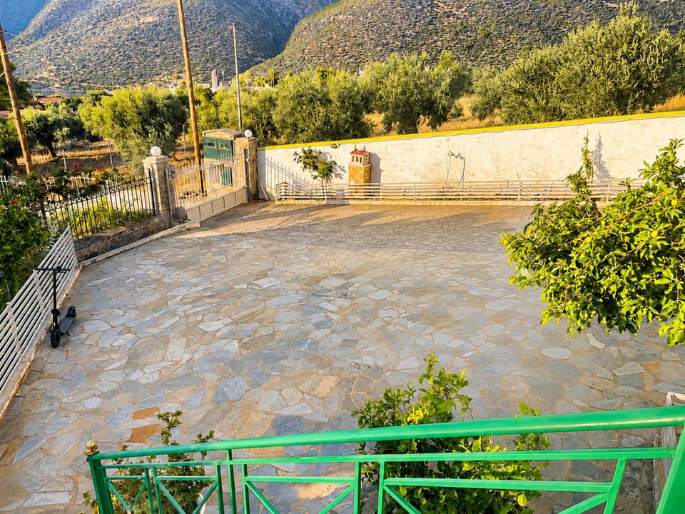 House | 3 bedrooms, high-speed internet