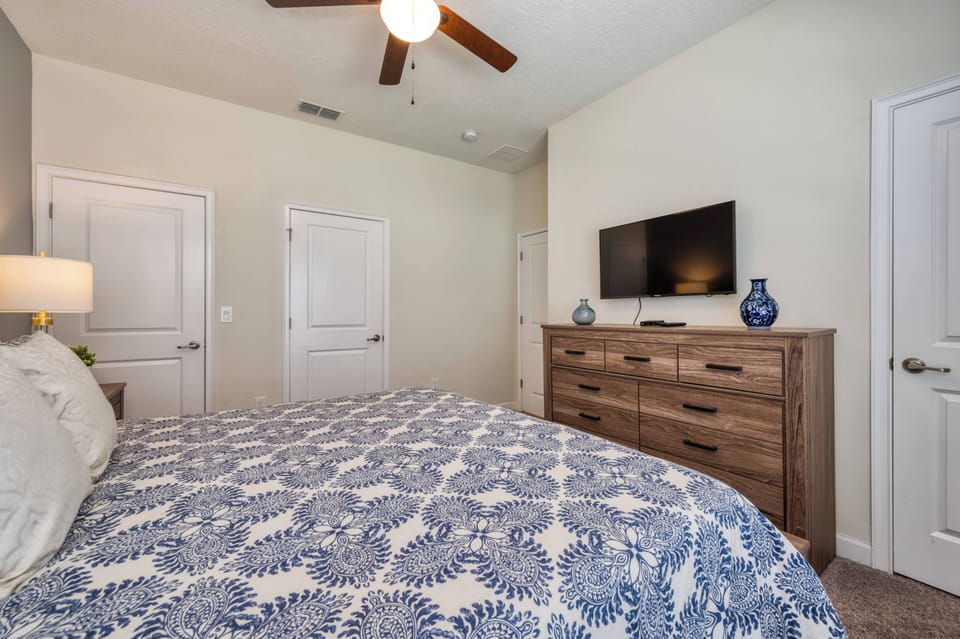 4 bedrooms, iron/ironing board, individually decorated, bed sheets