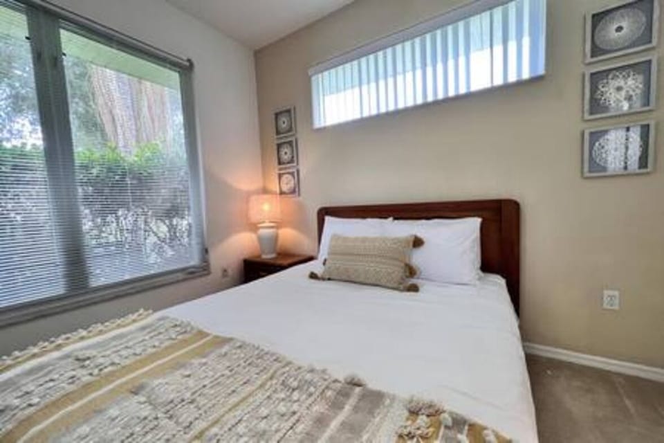 4 bedrooms, iron/ironing board, individually decorated, bed sheets