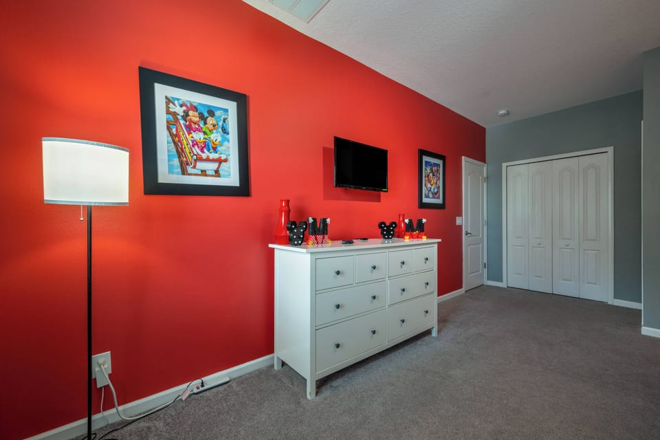 7 bedrooms, iron/ironing board, bed sheets