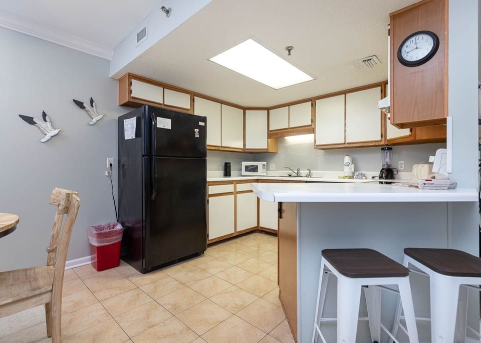 Condo, 1 Bedroom | Private kitchen | Coffee/tea maker, fridge, oven