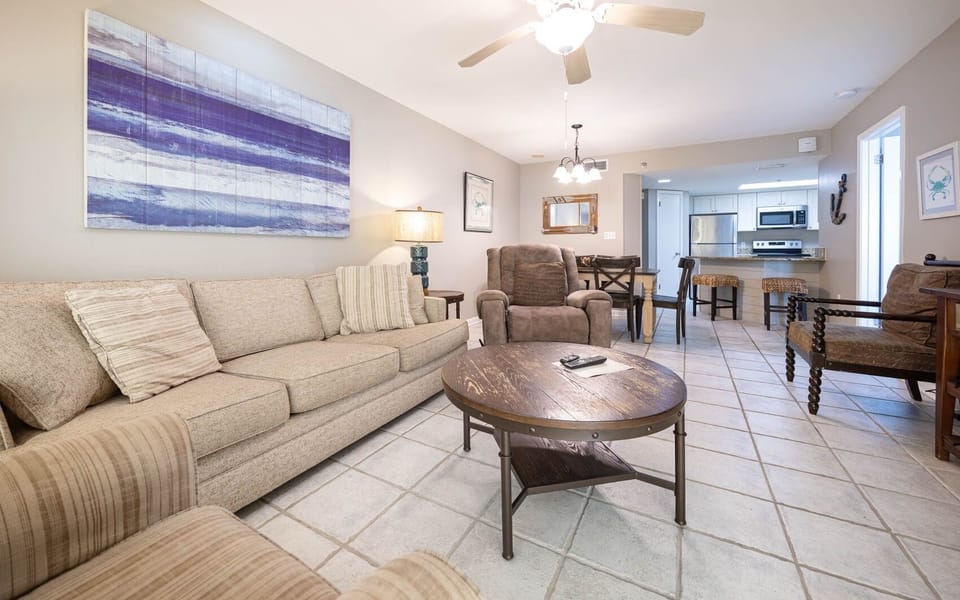 Condo, 2 Bedrooms | Living area