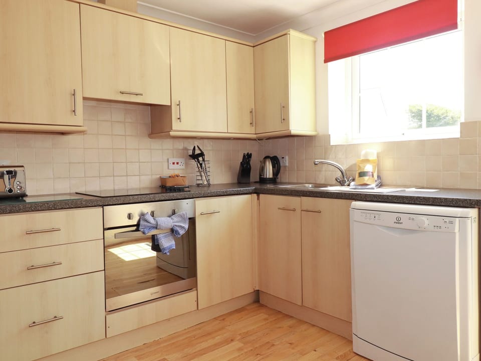 Dishwasher, cookware/dishes/utensils