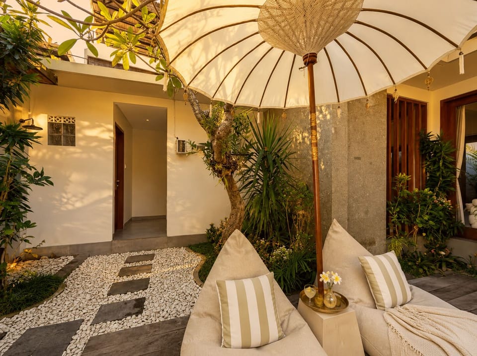 Superior Villa, Pool View | Terrace/patio