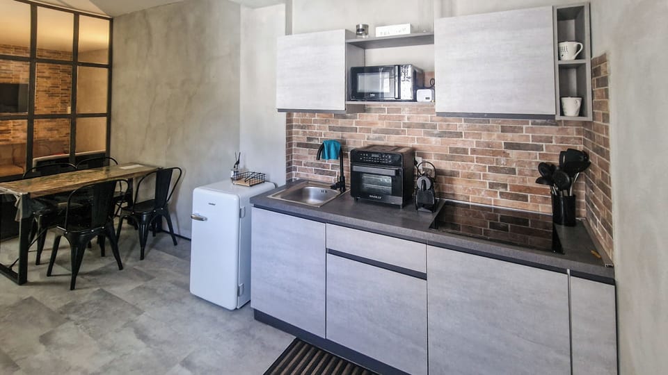 Condo | Private kitchen
