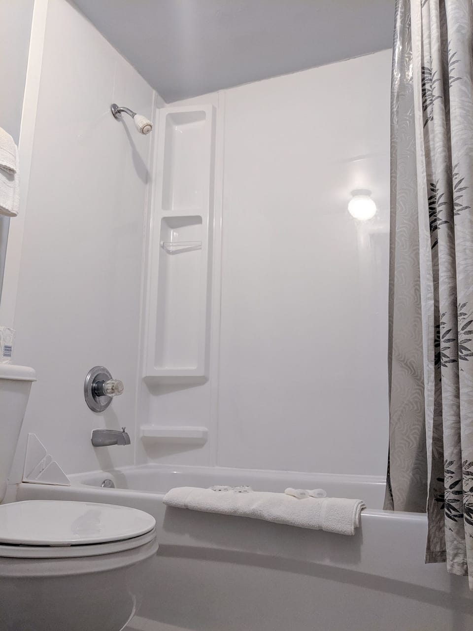 Standard Room, 2 Double Beds | Bathroom | Combined shower/tub, free toiletries, hair dryer, towels