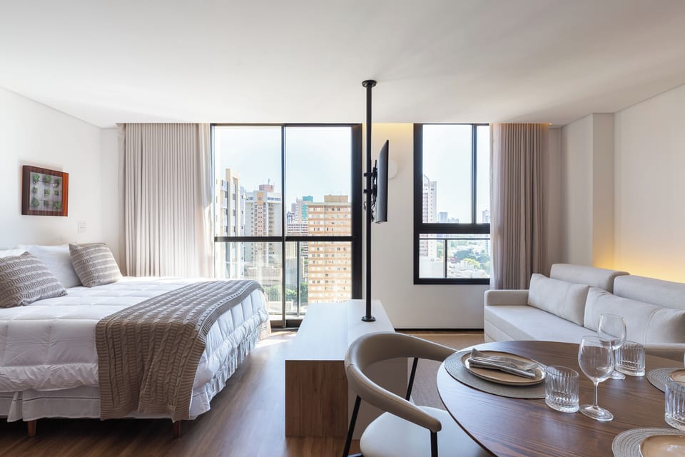Elite Apartment, 1 King Bed with Sofa bed, Kitchen, City View | Iron/ironing board, WiFi (free)