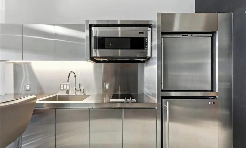 Luxury Apartment, Balcony, City View | Private kitchen