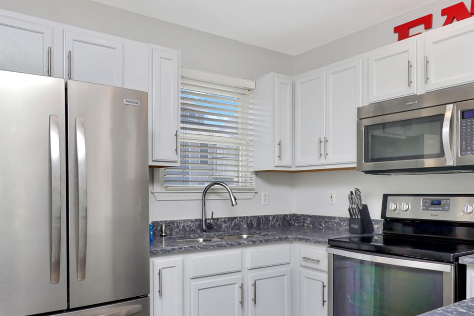 House, Multiple Beds (Barrier Dunes 451 - 40 Lime Breeze) | Private kitchen