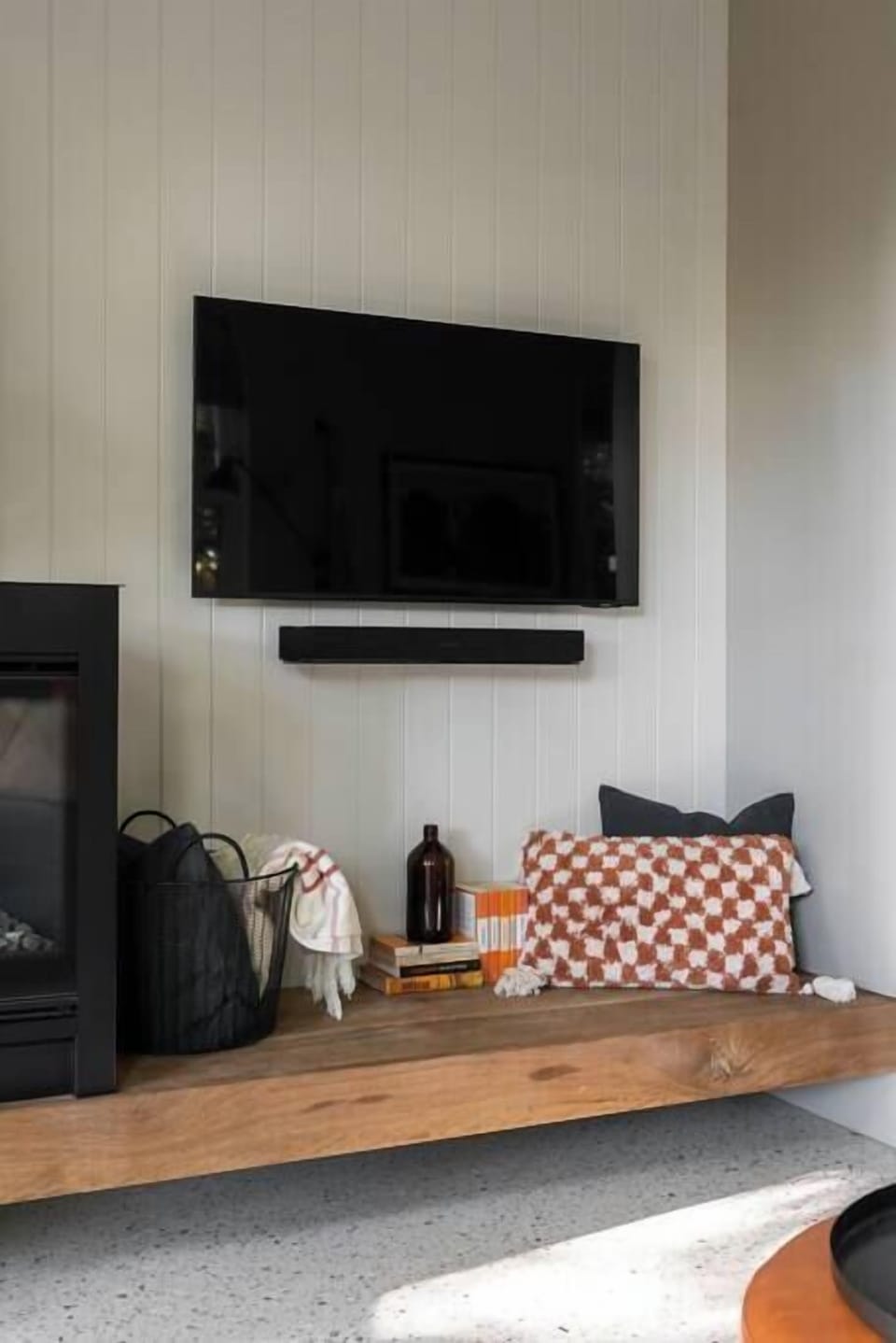 Apartment, 1 King Bed, Non Smoking, Patio | Living area