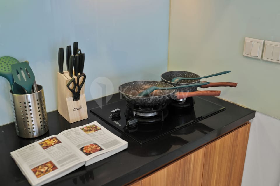 Apartment, 2 Bedrooms, Balcony, City View | Private kitchen | Full-size fridge, microwave, stovetop, cookware/dishes/utensils