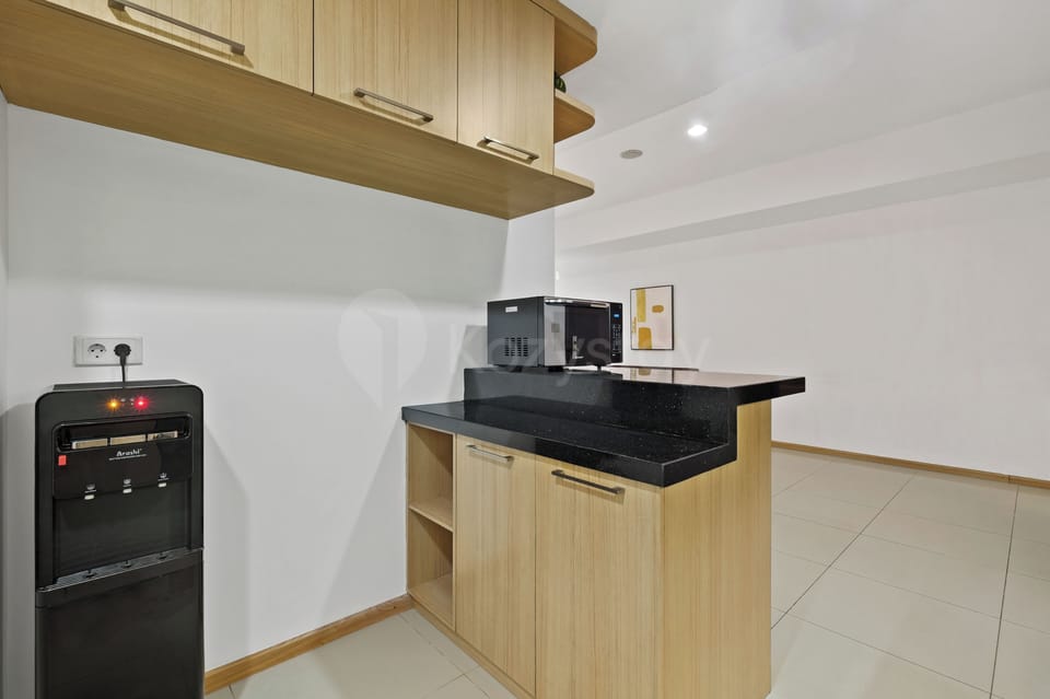 Apartment, 3 Bedrooms, City View | Private kitchen | Full-size fridge, microwave, oven, stovetop