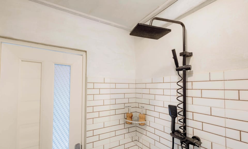 Double Room, Sea View | Bathroom | Shower, free toiletries, towels, soap