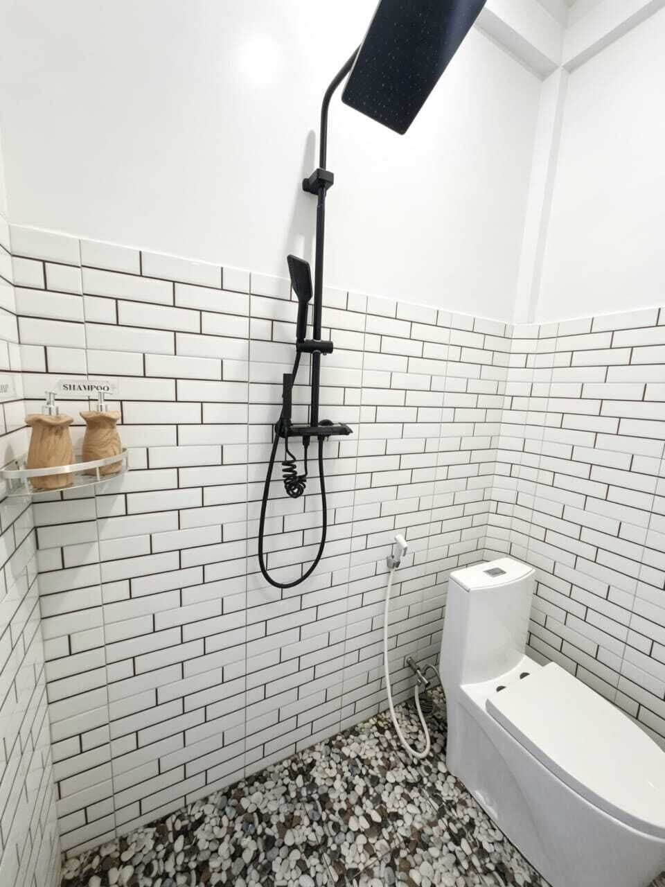 Double Room, Sea View | Bathroom | Shower, free toiletries, towels, soap