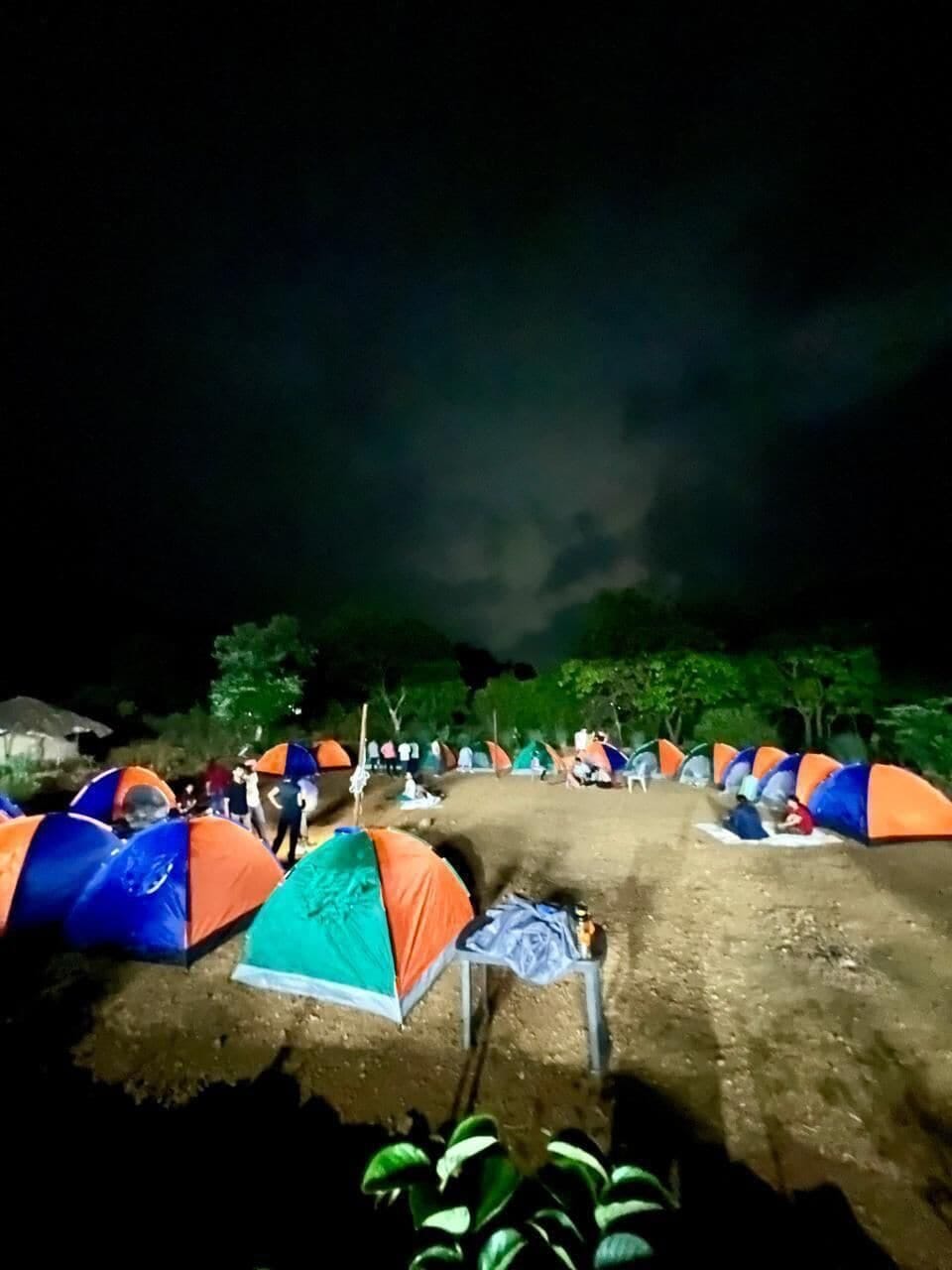 Tent | Desk, WiFi (free), bed sheets