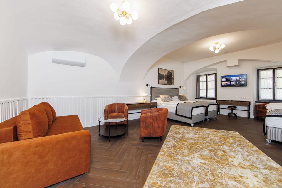 Superior Triple Room, City View | Interior