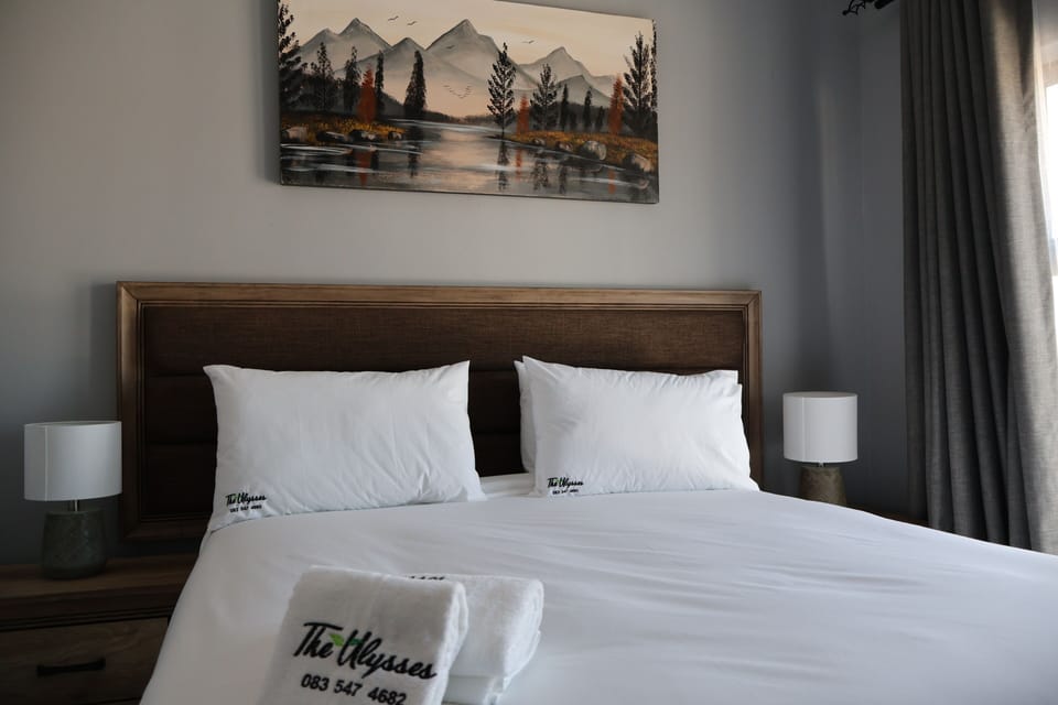 Deluxe Apartment, Balcony, Mountain View | Desk, laptop workspace, blackout drapes, iron/ironing board (on request)