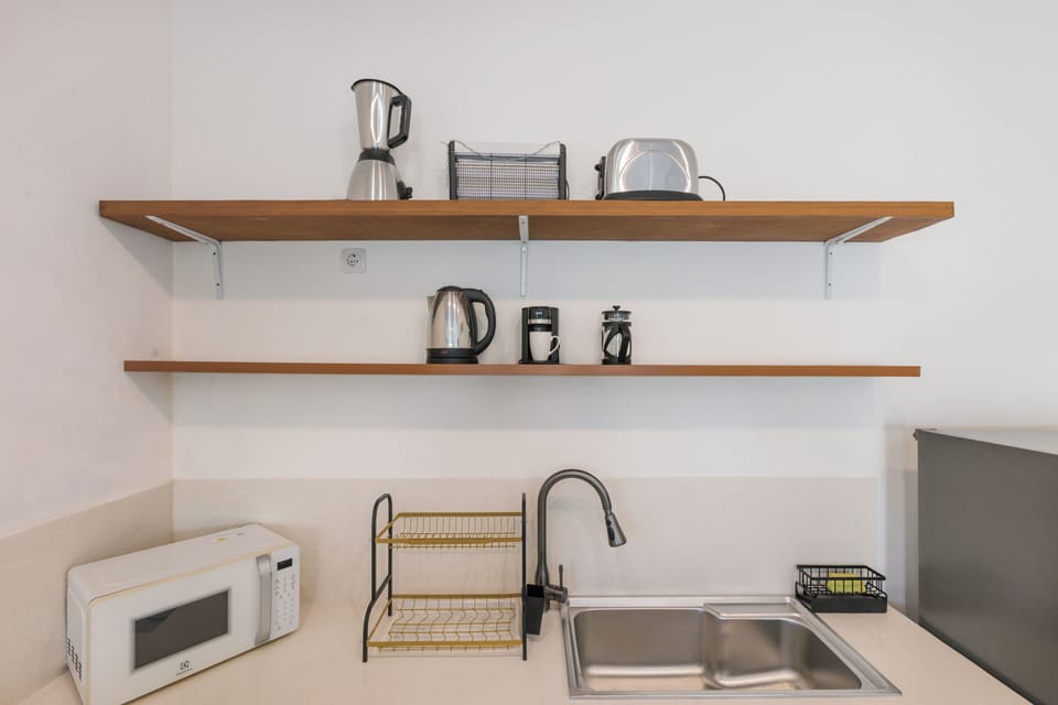 Villa | Private kitchenette | Fridge, microwave, toaster, blender
