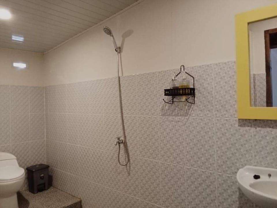 Deluxe Double Room | Bathroom