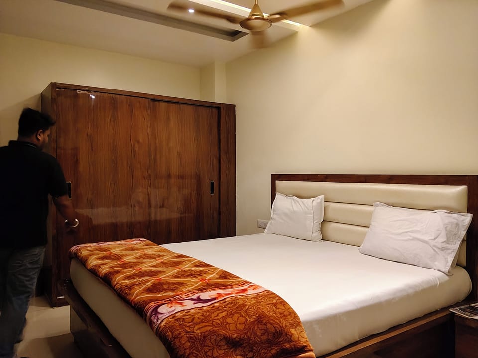 Deluxe Room, Balcony | Desk, laptop workspace, WiFi (free)