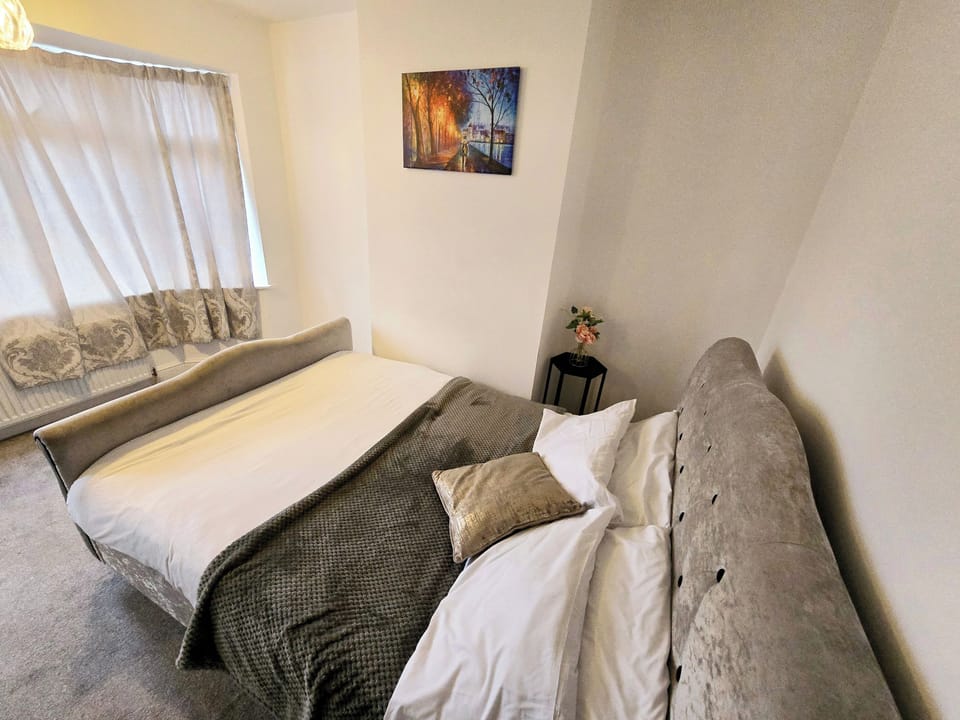 4 bedrooms, WiFi (free)