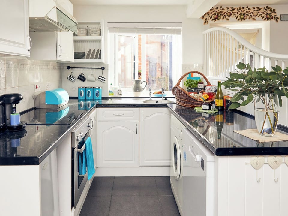 Dishwasher, cookware/dishes/utensils
