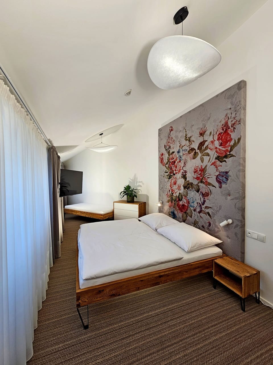 Double Room (No 15) | Bathroom | Shower, free toiletries, hair dryer, heated floors (bathroom)