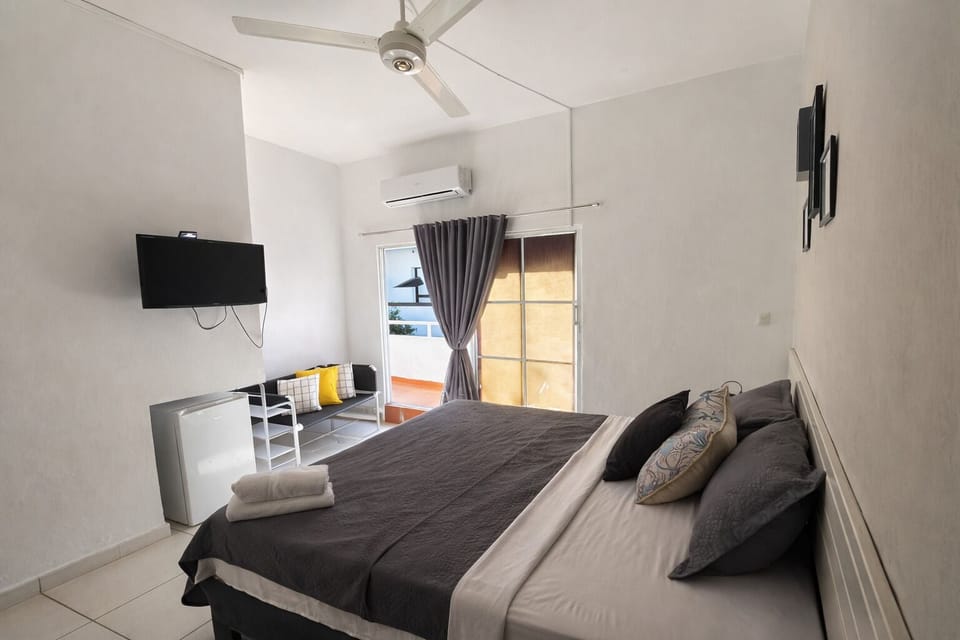 Room, 1 Bedroom, Smoking, Balcony | 1 bedroom