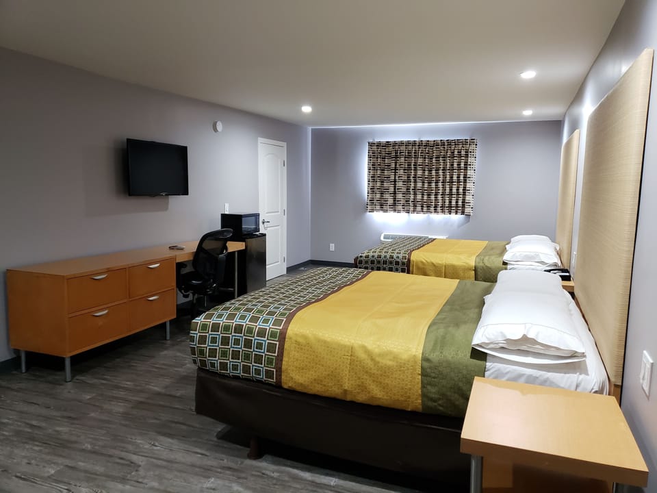 Deluxe Double Room, Multiple Beds | Free WiFi, bed sheets