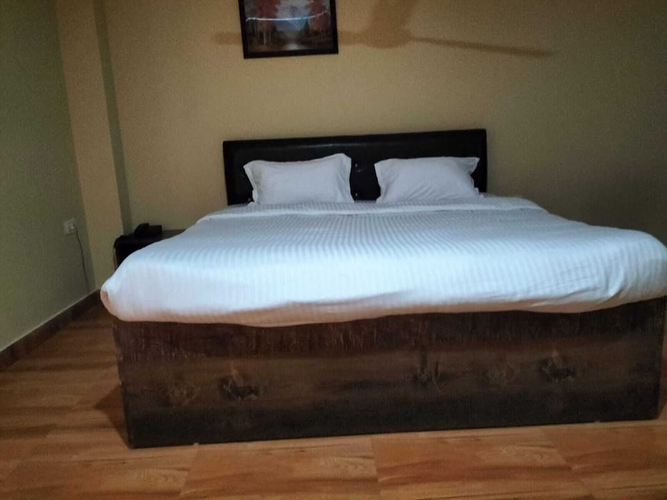 Deluxe Single Room | WiFi (free)