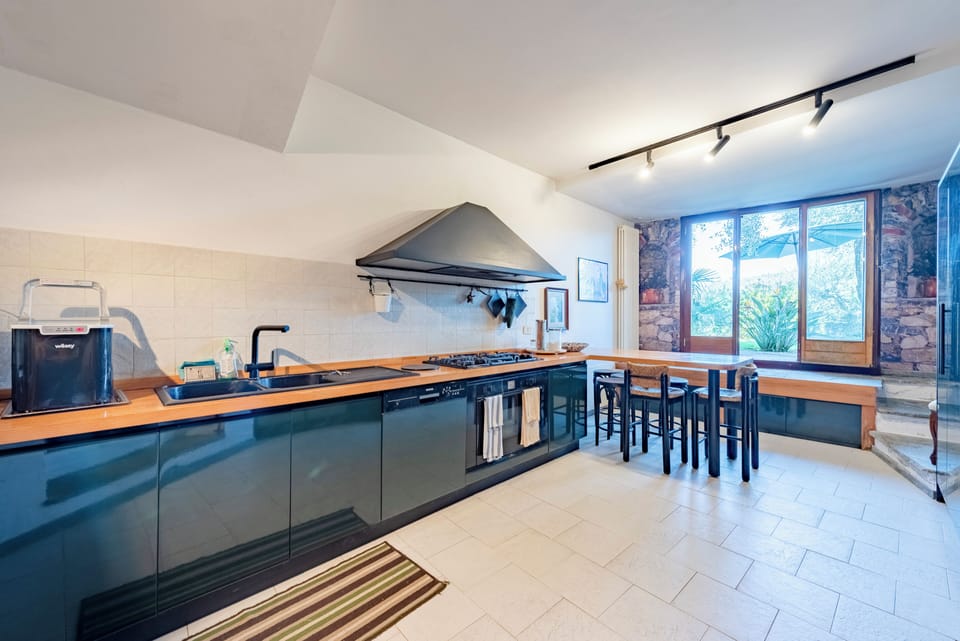 Superior Villa, Garden View | Private kitchen | Highchair, cookware/dishes/utensils