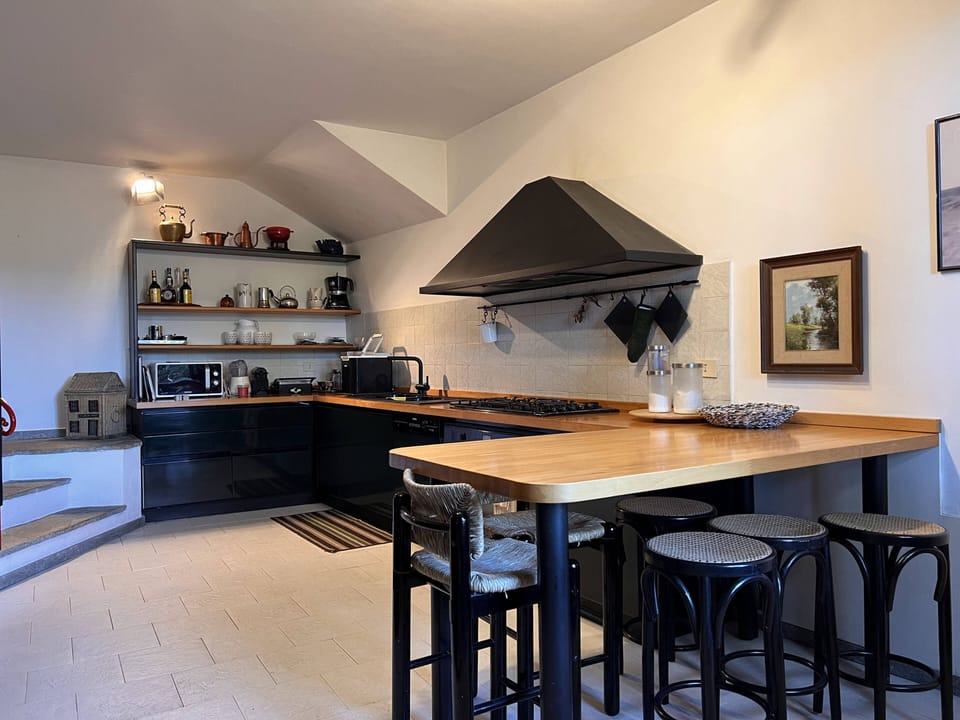 Superior Villa, Garden View | Private kitchen | Highchair, cookware/dishes/utensils