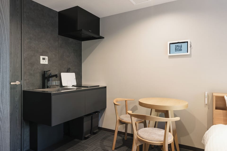 Standard Twin Room, Balcony, Park View | WiFi (free)