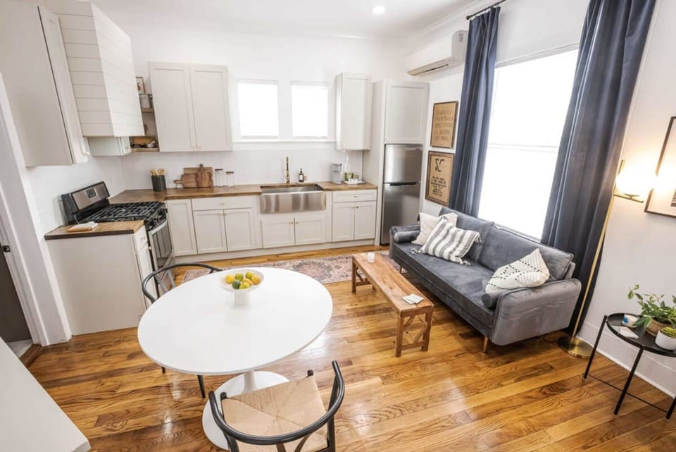 House | 8 bedrooms, high-speed internet