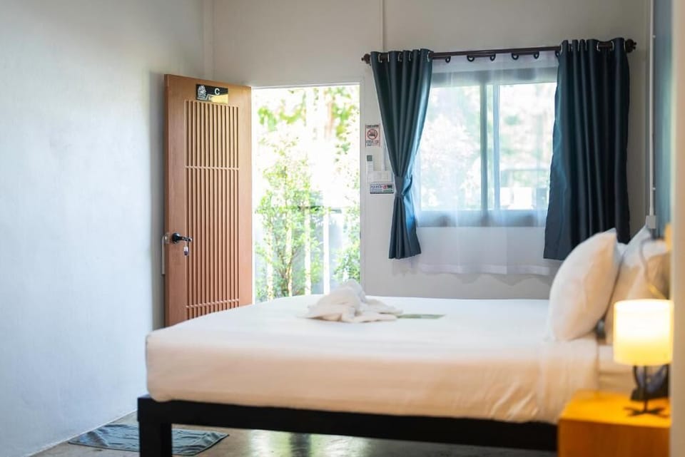Standard Double Room, Patio, Courtyard View | WiFi (free)