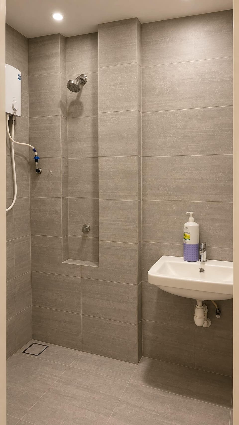 Studio, 2 Queen Beds | Bathroom