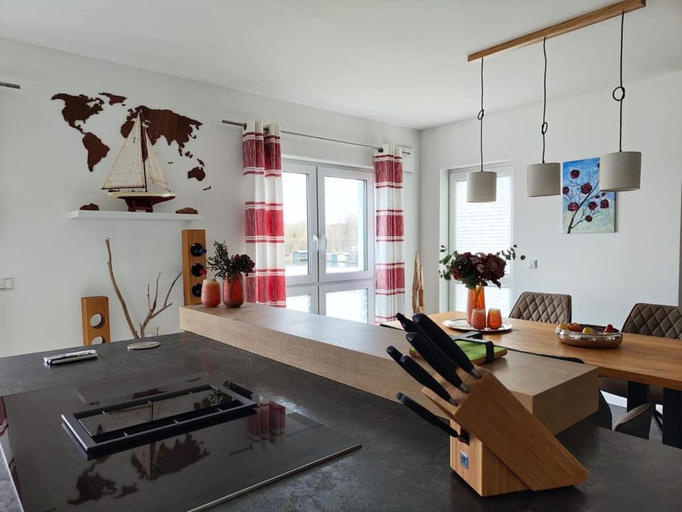 Apartment | Private kitchen | Highchair