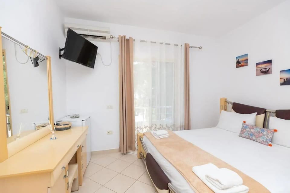 Comfort Double Room, Balcony, Garden View | Desk, WiFi (free)