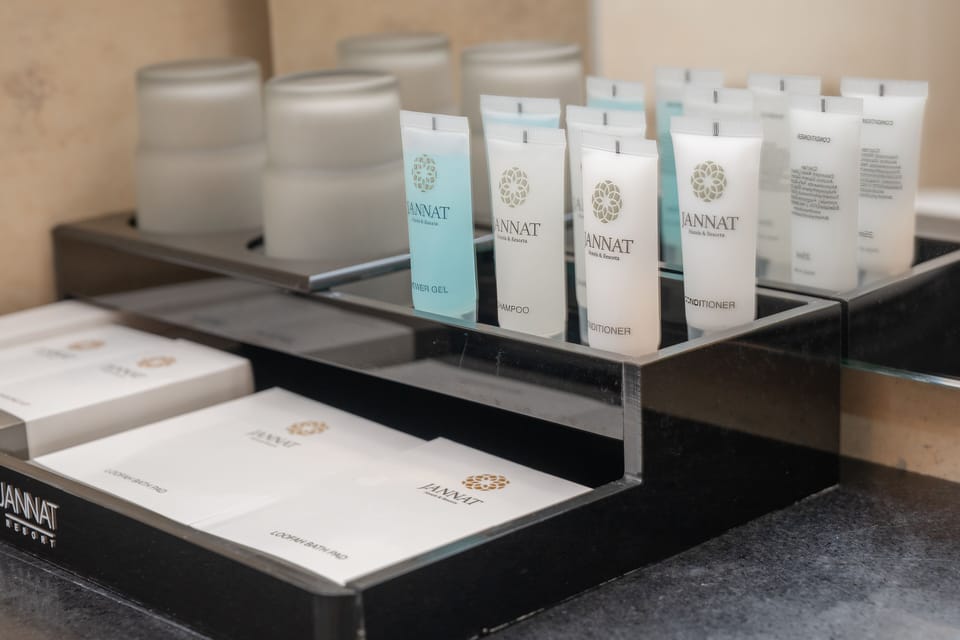 Standard Single Room | Bathroom | Free toiletries, hair dryer, bathrobes, slippers