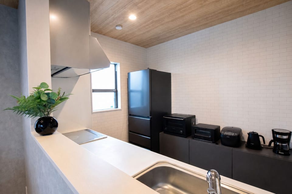 Luxury Villa, Mountain View | Private kitchen | Full-size fridge, microwave, stovetop, toaster