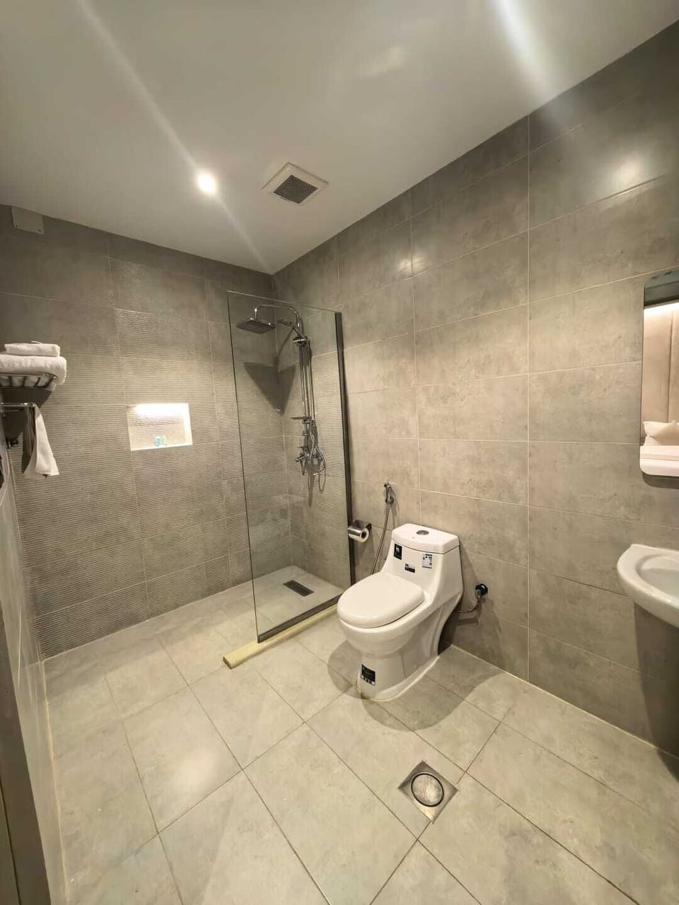 Hair dryer, towels, soap, shampoo