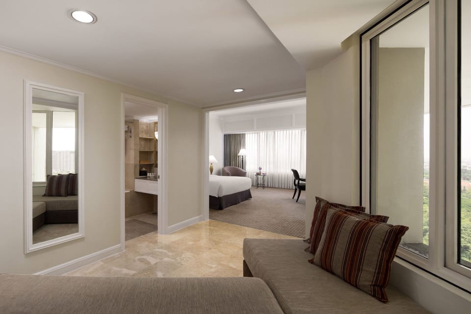 Deluxe Room | Premium bedding, minibar, in-room safe, desk